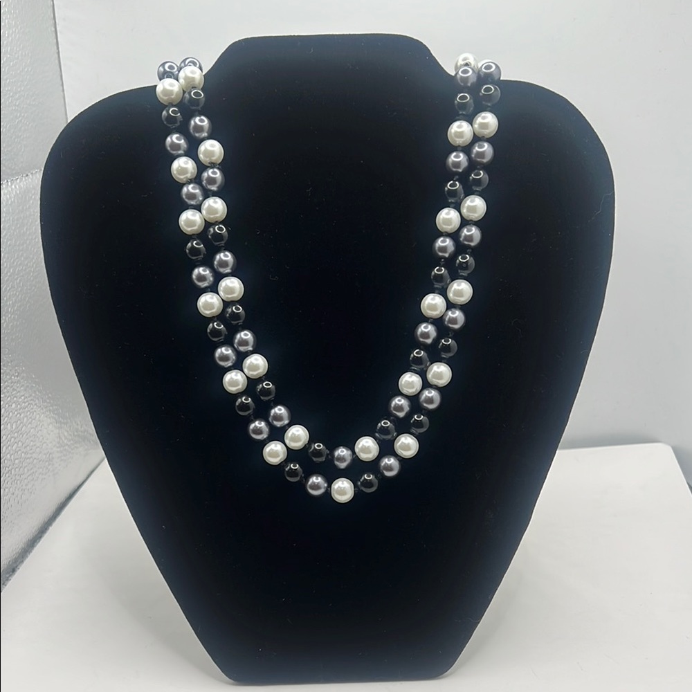Elegant Black and White Pearl Necklace long